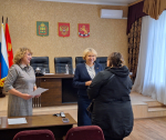 Глава Башмаковского района вручила ключи от квартир детям-сиротам