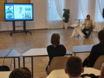 В центральной районной библиотеке имени М.Н. Пономарева состоялась встреча подростков с преподавателем детско-юношеской спортивной школы