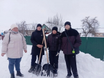 В период зимних праздников на территории Башмаковского района в связи с обильными снегопадами была организована адресная помощь пожилым гражданам